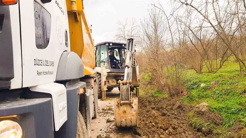 Düzce'de Köy Yollarında Altyapı Çalışmaları