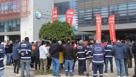 Adana'da İşçilerin Eylemi