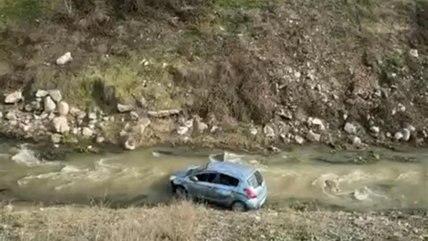 Bolu'da Otomobil Dereye Uçtu