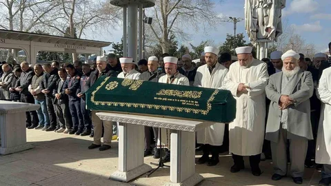 İstanbul'da Cenaze Töreninde Trajik Olay