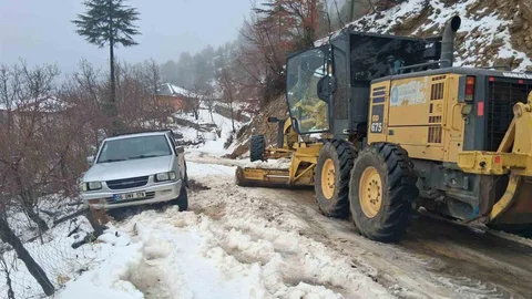 Antalya'da Karla Mücadele Başarıyla Sürüyor