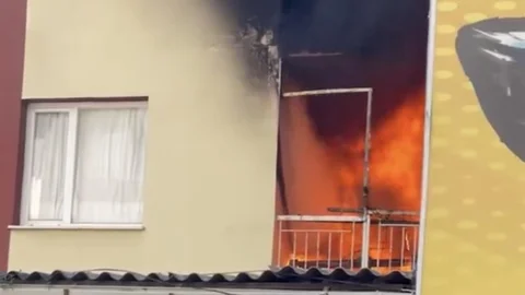 İzmir'de Yangın Korku Yarattı