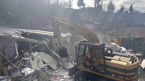 Üsküdar'da Yapı Kayıt Belgesi Olan Bina Yıkıldı