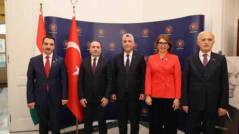 Ticaret Bakanı Bolat Macaristan'da Toplantı Yaptı