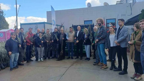 Muğla Datça’da Üreticilere Fidan Desteği Verildi