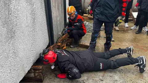 Aydın'da Arama Kurtarma Eğitimleri Devam Ediyor