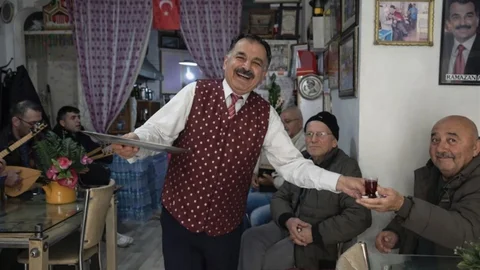 Isparta'da Çay Ocağında Türkü Keyfi