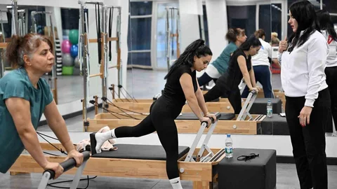 Mersin'de Kadınlar Reformer Pilatesle Güçleniyor