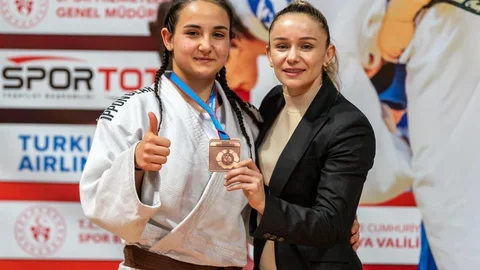 Yunusemreli Judocu Kevser Bronz Madalya Kazandı