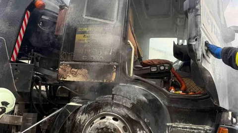 D100 Yolda Yangın Çıktı