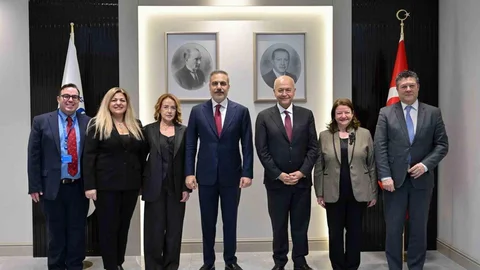 Hakan Fidan, BM Mülteciler Komiseri ile Görüştü