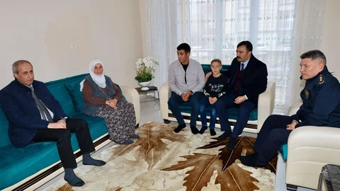 Şehit Ailelerine Anlamlı Ziyaret Yapıldı