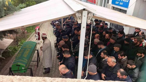 Bursa'da Tır Kazasında Sürücü Hayatını Kaybetti