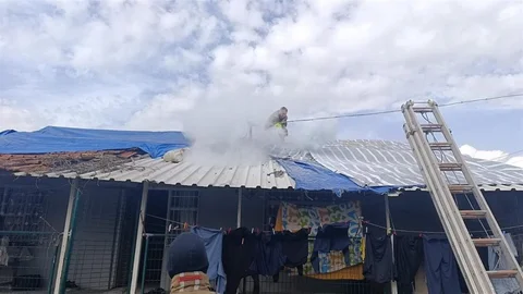 Dörtyol'da Çatı Yangını Kontrol Altına Alındı