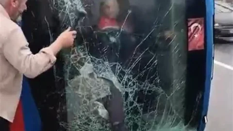Kağıthane'de Devrilen Cezaevi Nakil Aracı