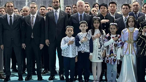 Bakırköy'de Özbekistan Okulu Töreni Düzenlendi