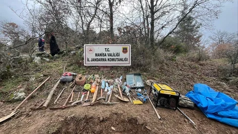 Manisa'da İzinsiz Kazıya Suçüstü Yakalama