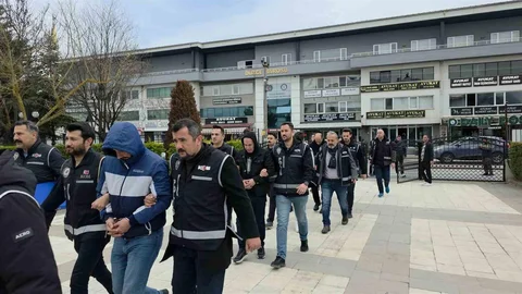 Düzce'de Dolandırıcılık Çetesi Çökertildi