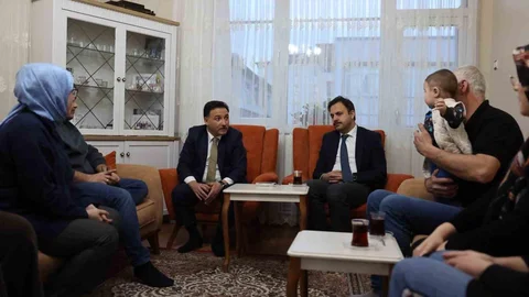 Kayseri'de Vali Çiçek'in Çay Ziyareti