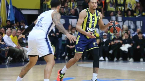 Fenerbahçe Euroleague'de A. Efes'i Yendi