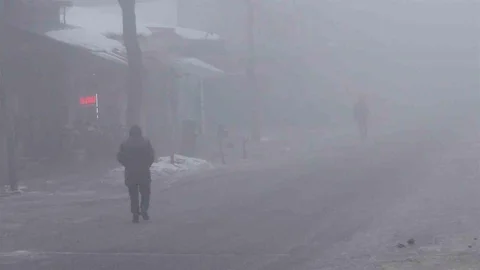 Kars'ta yoğun sis hayatı olumsuz etkiliyor