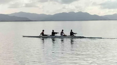 Köyceğiz'de Kürek Okulu Eğitimleri Sürüyor