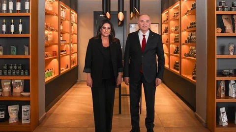 Düzce'de Başkan Özlü, Sarıeroğlu'nu Ağırladı