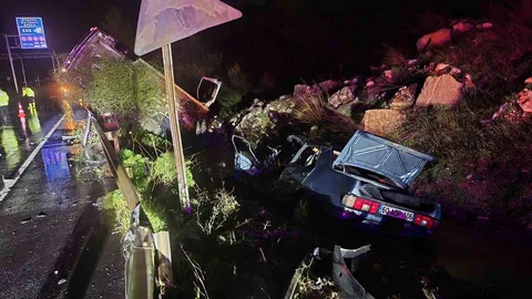 Karayolu zincirleme kaza ile savaş alanına döndü