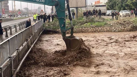 Erdemli'de Şiddetli Yağış Felakete Neden Oldu