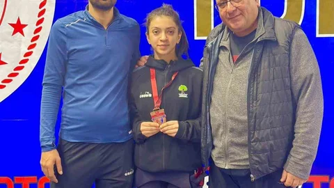 Şehitkamil Sporcuları Halterde Başarı Elde Etti