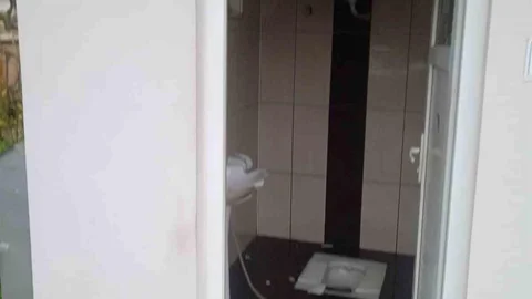 Alanya'da Umumi Tuvalet Tahrip Edildi