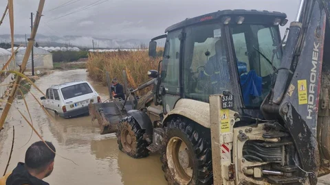 Mersin'de Sel Felaketinin İzleri Temizleniyor