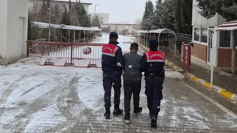 Hırsızlık Suçundan Aranan Şahıs Yakalandı