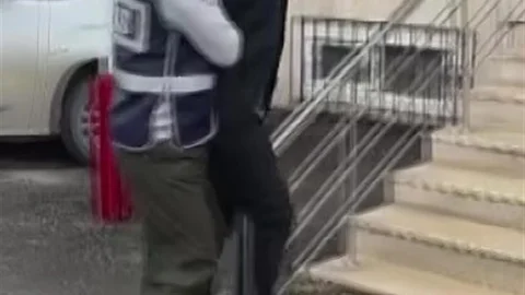 Adana'da Eşinin Evine Zarar Veren Tutuklandı