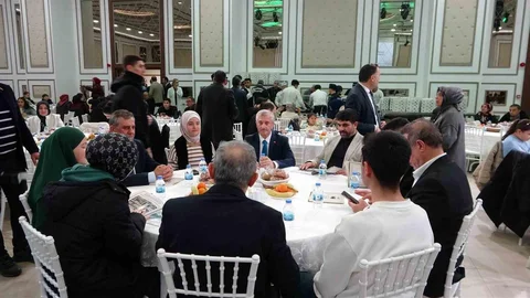 Kutsal topraklardan dönen öğrencilere yemek programı