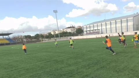 Germencik'te Minik Futbolcular Antrenman Yapıyor