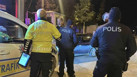 Burdur'da Alkollü Sürücüyle Gerilim Anları