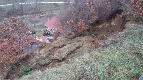 Bolu'da Heyelan Nedeniyle Evler Boşaltıldı