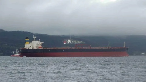 Bozcaada'da Karaya Oturan Tanker Yalova'ya Gidiyor