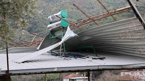 Aydın'da Fırtına Zarar Verdi