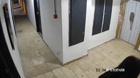 Elazığ'da Güvenlik Kamerasına Zarar Verildi