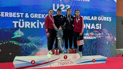 Aydınlı Güreşçi Trabzon'dan Gümüş Madalyayla Döndü