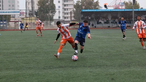 Akdeniz Belediye Spor, Tarsus Gücü'nü 2-0'la Geçti: Liderliğini Sürdürdü