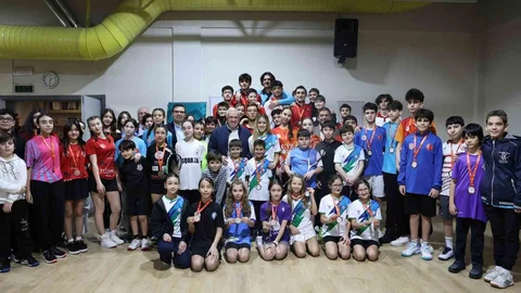 Nilüfer'de Squash Turnuvası Heyecanı