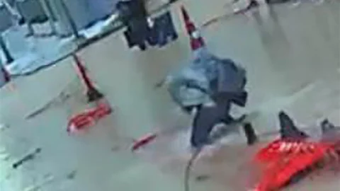 İzmir'de Sağanak Yağış ve Fırtına Etkili Oldu