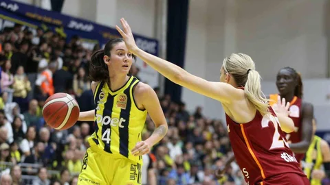 Fenerbahçe, İstanbul'daki Derbilerde İki Galibiyet Aldı