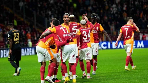 Galatasaray Yenilmezlik Serisini 8 Maça Çıkardı