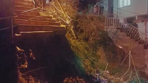 Sarıyer'de Merdiven Çöktü
