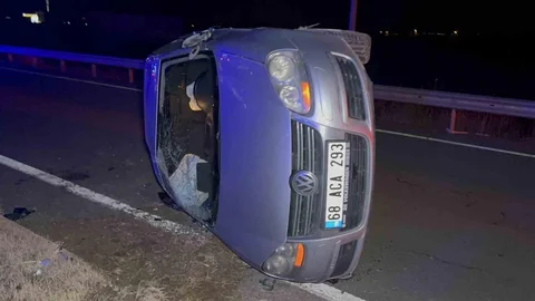 Aksaray'da Otomobil Devrildi İki Kişi Yaralandı