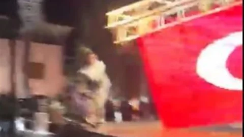 Aydın'da Belediye Başkanı Zeybek Oyununda Kaza Geçirdi